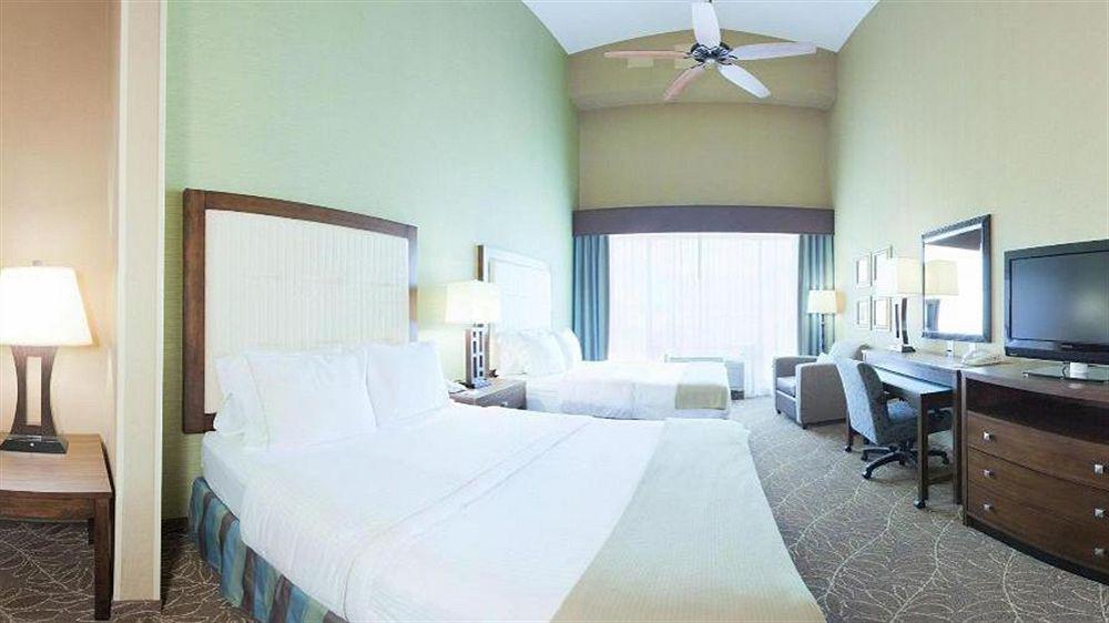 Holiday Inn Express & Suites Logan By Ihg Bagian luar foto