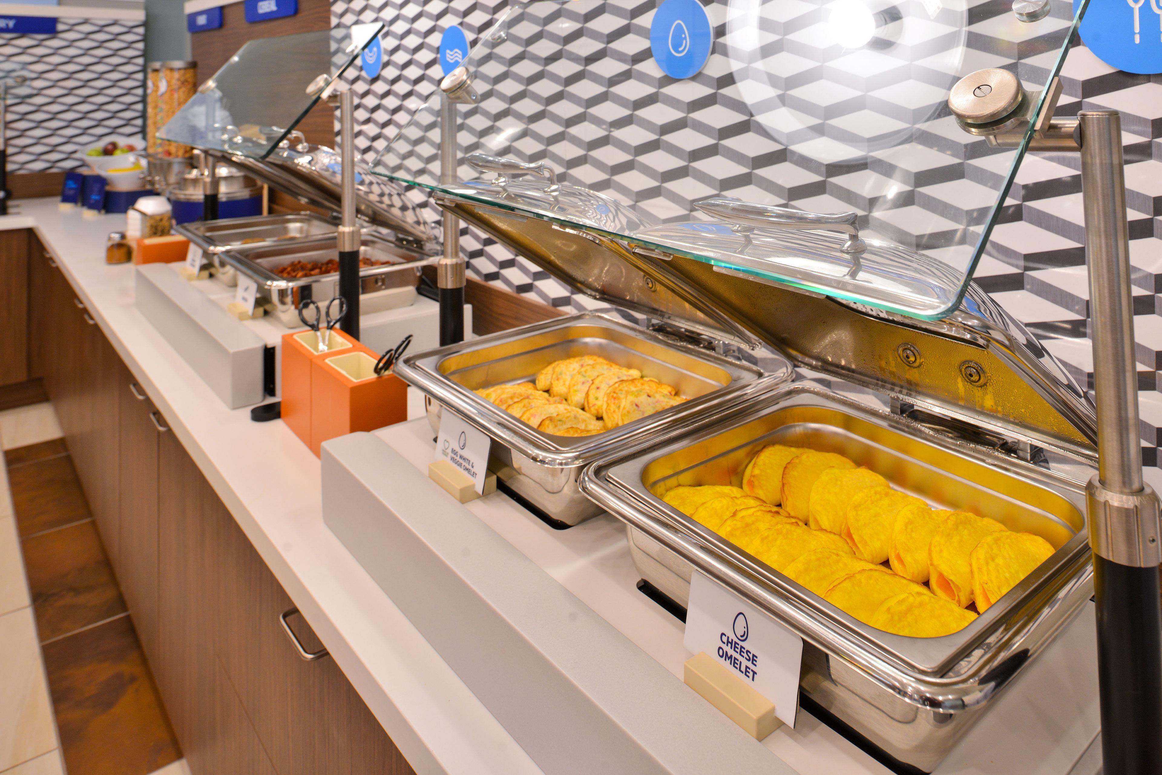 Holiday Inn Express & Suites Logan By Ihg Bagian luar foto