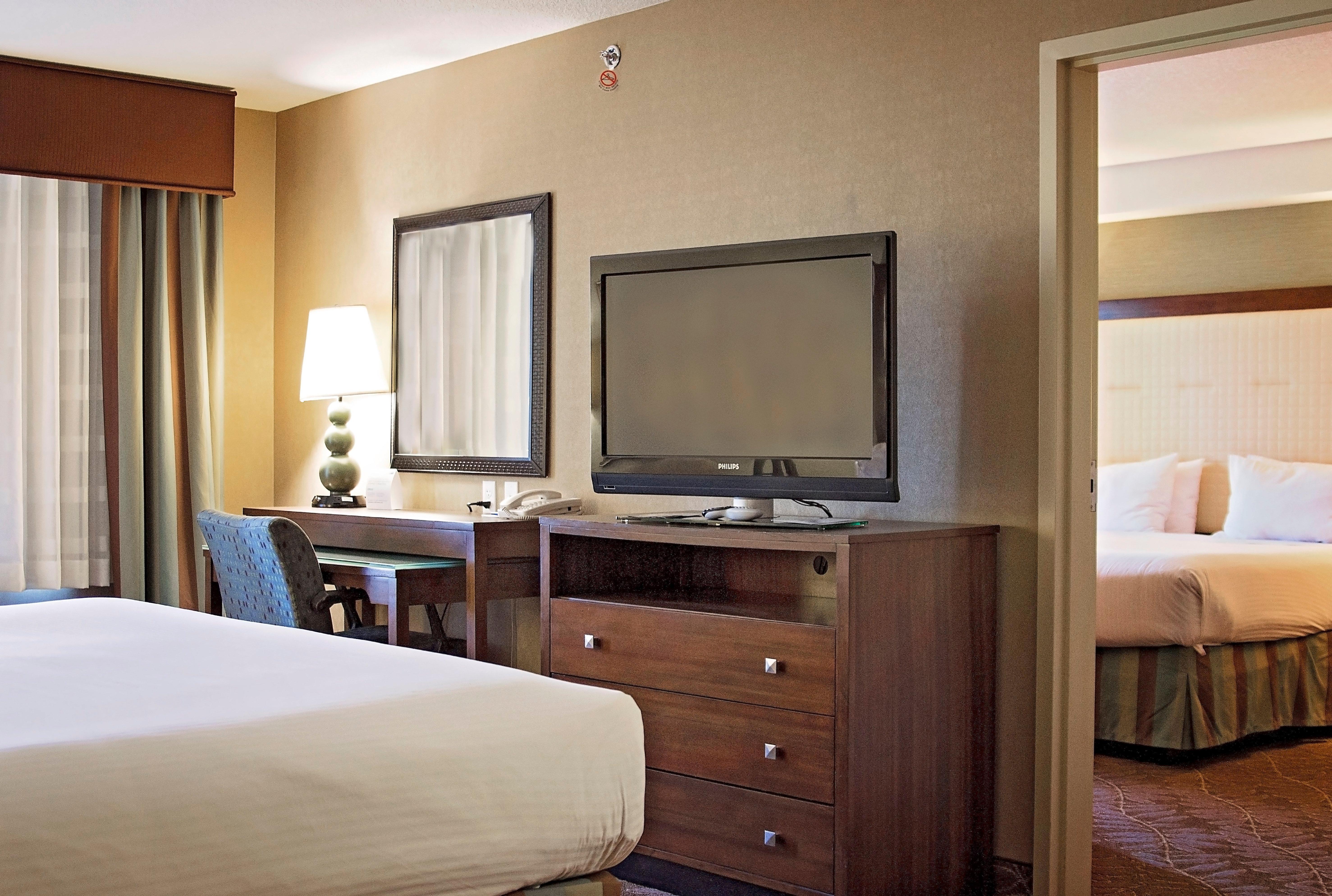 Holiday Inn Express & Suites Logan By Ihg Bagian luar foto