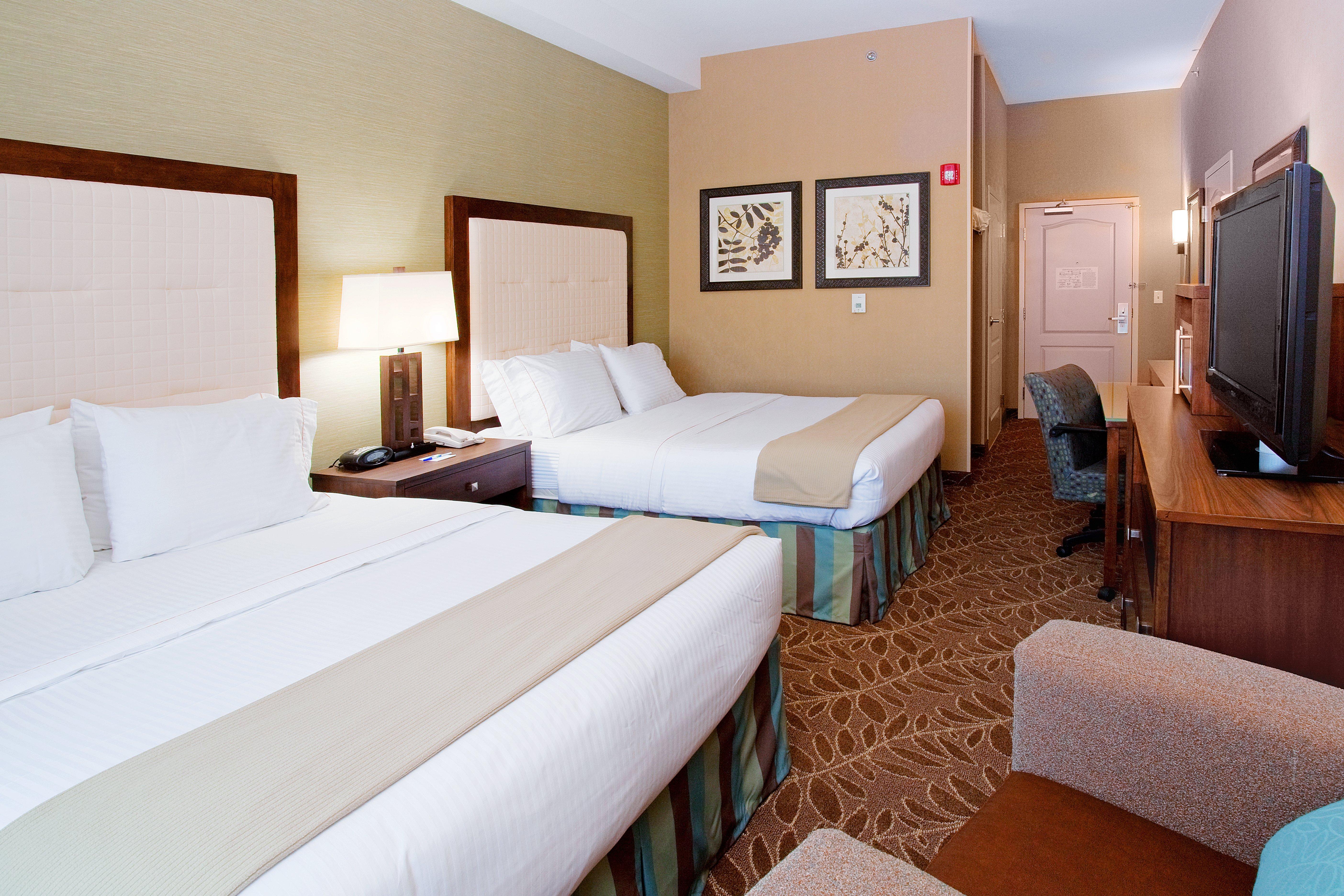 Holiday Inn Express & Suites Logan By Ihg Bagian luar foto